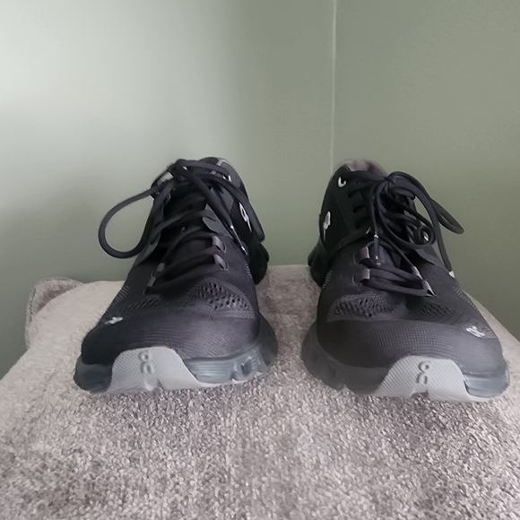 Worn one time! On Cloud shoes - Picture 4 of 6